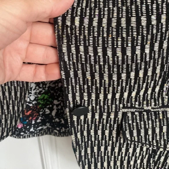 Womens blazer- missing a button - Picture 5 of 7